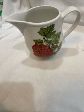 Portmeirion White Sugar Bowl with Red Fruit and Green Leaves